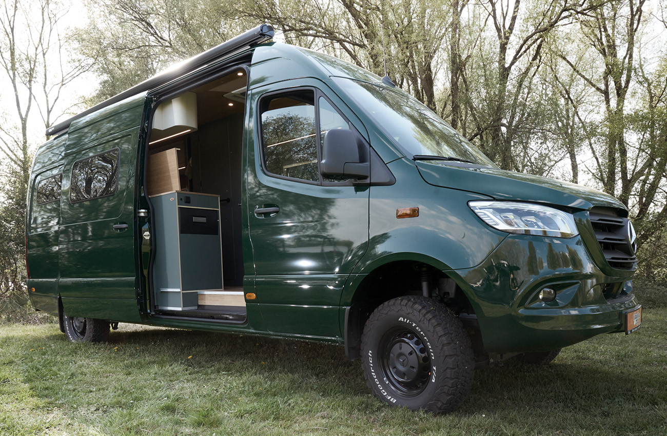 VanMe Mercedes-Benz Individual camper conversion Hulk