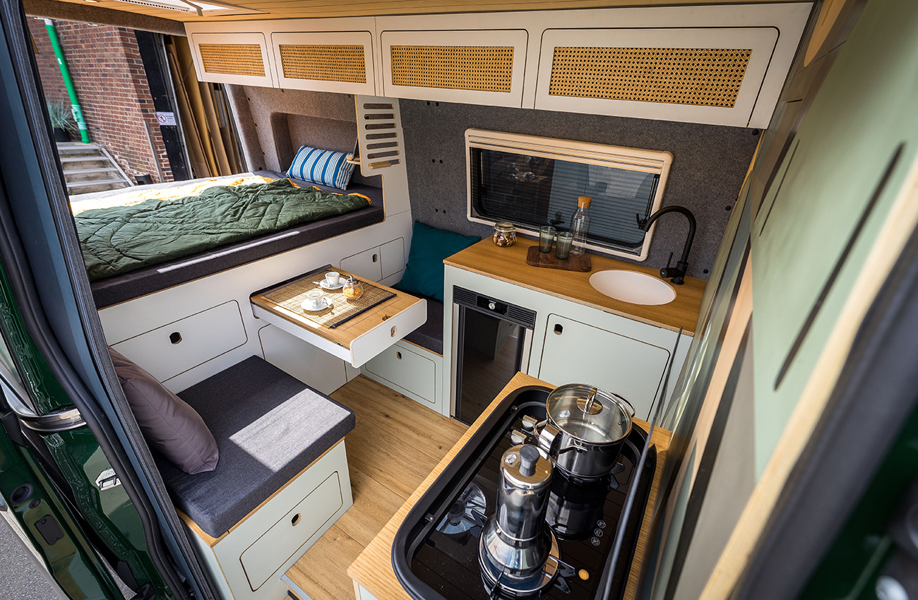 VanMe Mercedes-Benz Individual camper conversion Dragonfly