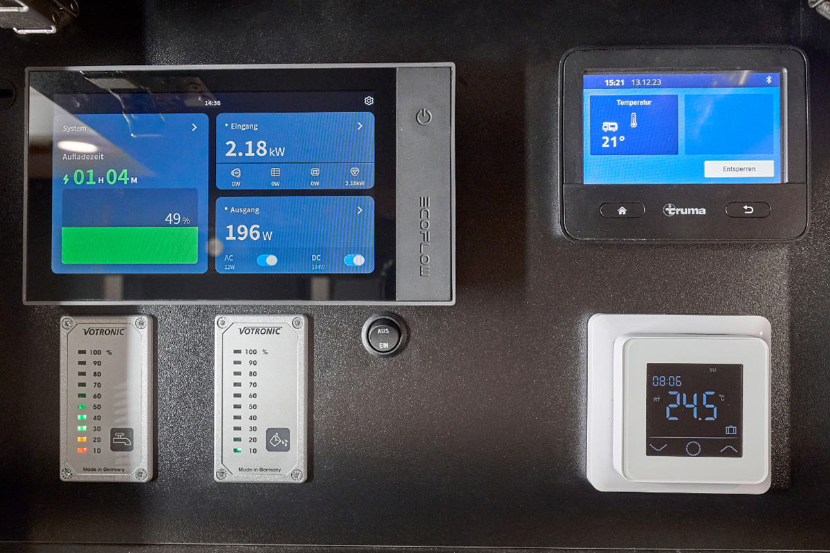 VanMe Camperausbau Eco Flow Independence Kit with 2 x 2KWh and the complete charging technology. Truma 6D with hot water boiler and new iNetX control panel. Fully electric underfloor heating with control panel in the wall unit. Level indicators from Votronic for the fresh and waste water tanks. 